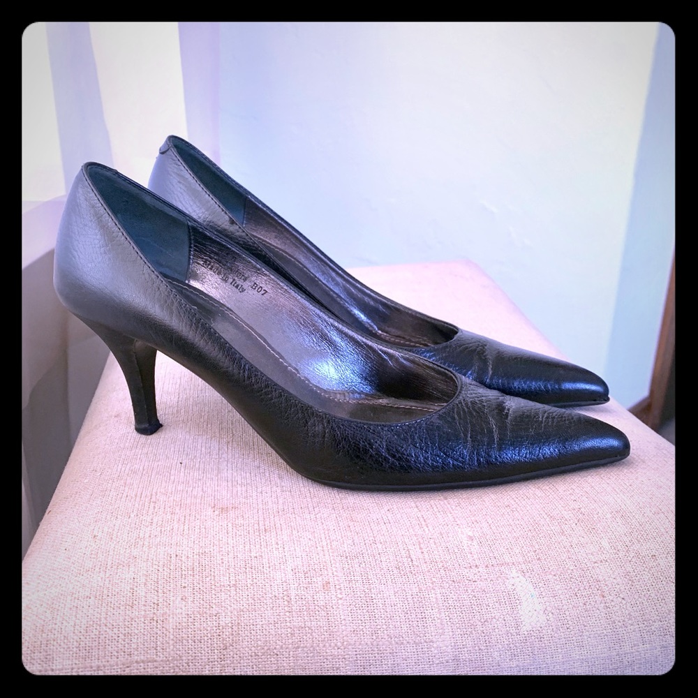 EUC Coach pebble leather pumps